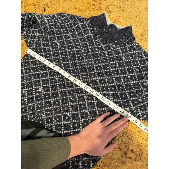 DD Sloane VINTAGE womens wool blend sweater Nordic style crewneck size M - Picture 8 of 12